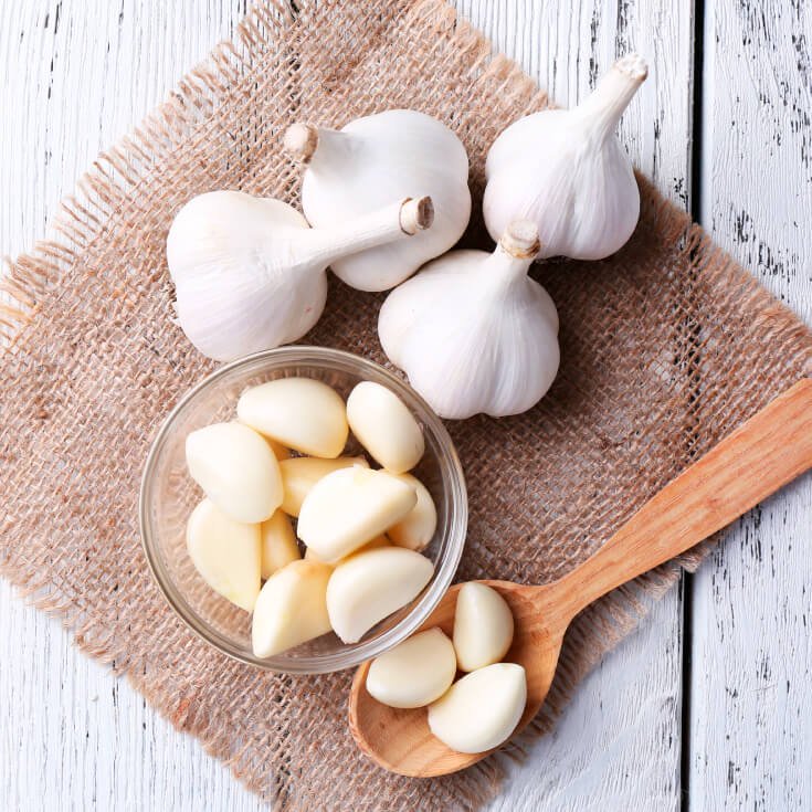 Raw-Garlic-Background